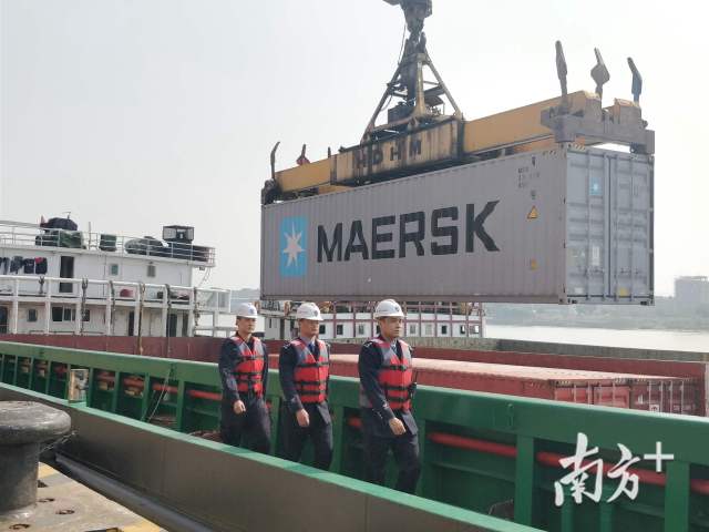 为企业进出口加速,顺德边检站进入&ldquo;春运时间&rdquo;